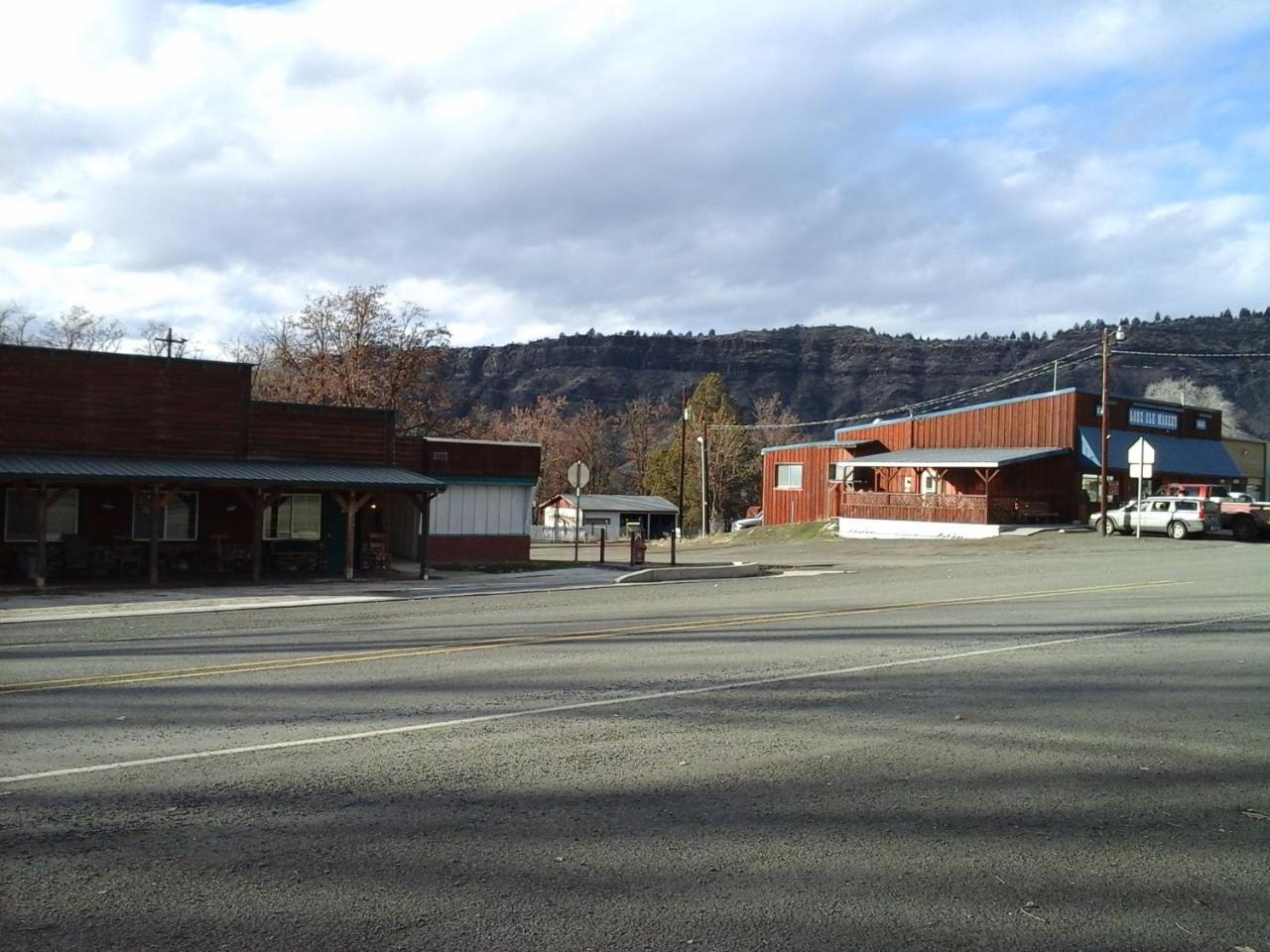 River Bend Motel Llc Spray Екстериор снимка
