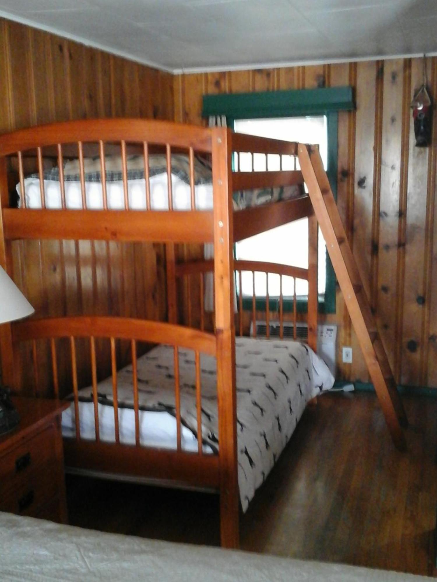 River Bend Motel Llc Spray Екстериор снимка